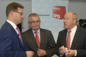 Alfred Gaffal (Präsident der vbw - Vereinigung der Bayerischen Wirtschaft e. V.), Florian Pronold (Vorsitzender der BayernSPD, Parlamentarischer Staatssekretär im Bundesministerium für Umwelt und Bau) und Bertram Brossardt (Hauptgeschäftsführer der Verbän