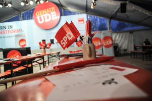 Das Festzelt ist vorbereitet.