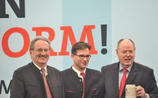 Sichtlich zufrieden: Christian Ude, Florian Pronold und Peer Steinbrück