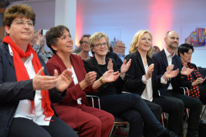 v.l.n.r.: Micky Wenngatz, Margot Käßmann, Natascha Kohnen, Maren Kroymann, Matthias Dornhuber und Maria Noichl