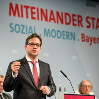 Der Landesvorsitzende Florian Pronold während einer Rede