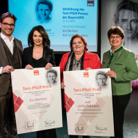 Florian Pronold, Iris Berben, Ursula Kirmeier und Micky Wenngatz auf der Bühne im Einstein Kultur in München