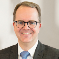 Portraitfoto von Markus Rinderspacher