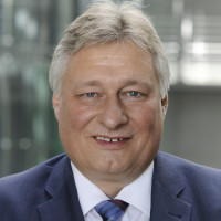 Portraitfoto von Martin Burkert